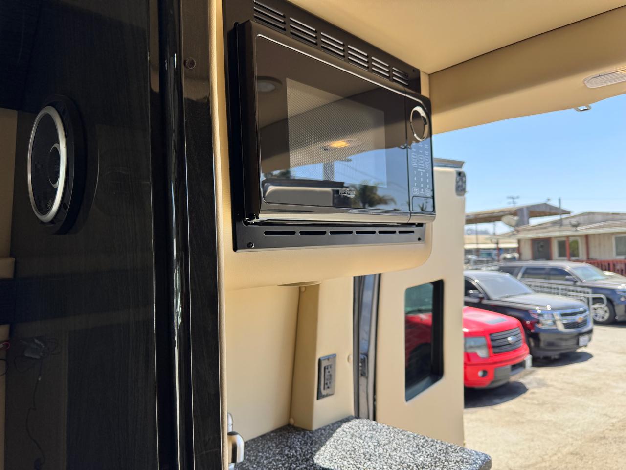 Mercedes-Benz Sprinter Cargo Van 2500 Standard Roof V6 144" 4WD 2020