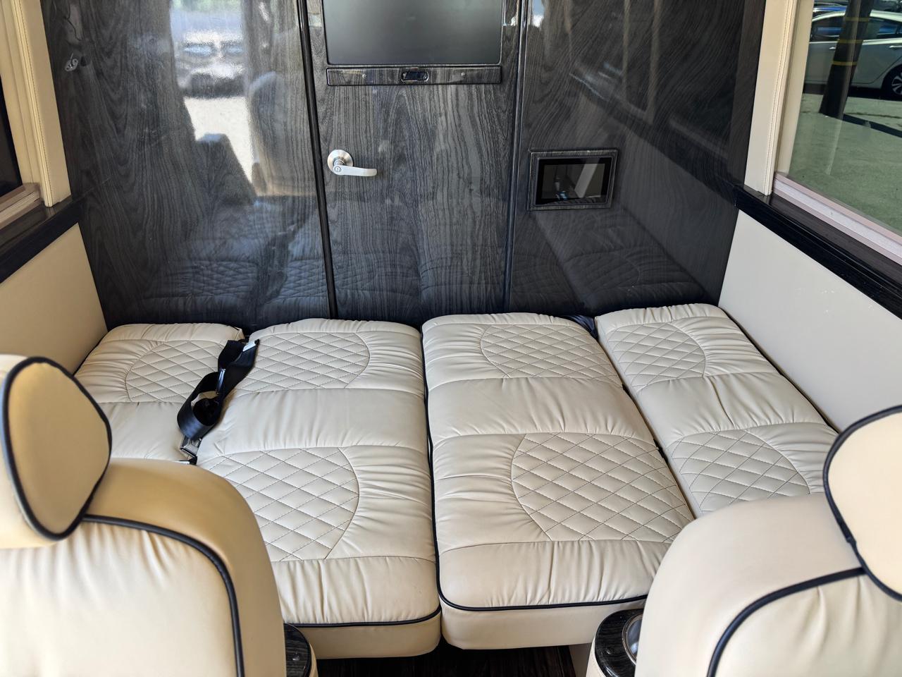 Mercedes-Benz Sprinter Cargo Van 2500 Standard Roof V6 144" 4WD 2020