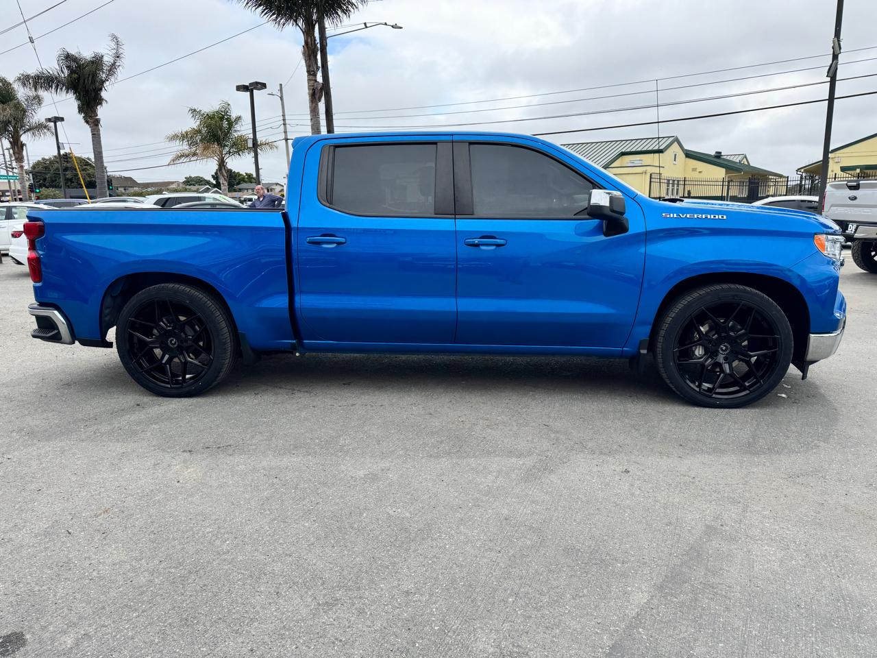 Chevrolet Silverado 1500 2WD Crew Cab 147" LT 2023