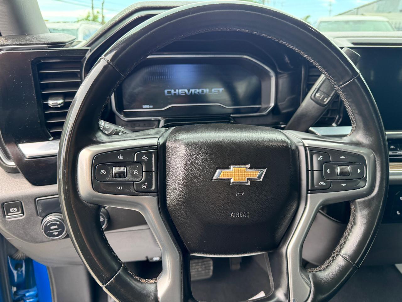 Chevrolet Silverado 1500 2WD Crew Cab 147" LT 2023