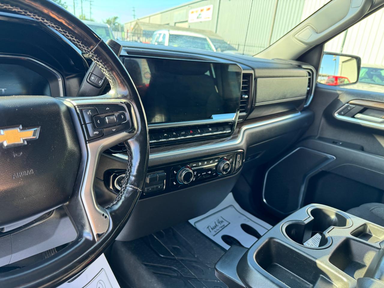 Chevrolet Silverado 1500 2WD Crew Cab 147" LT 2025
