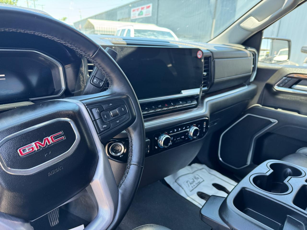GMC Sierra 1500 4WD Crew Cab 147" SLT 2026