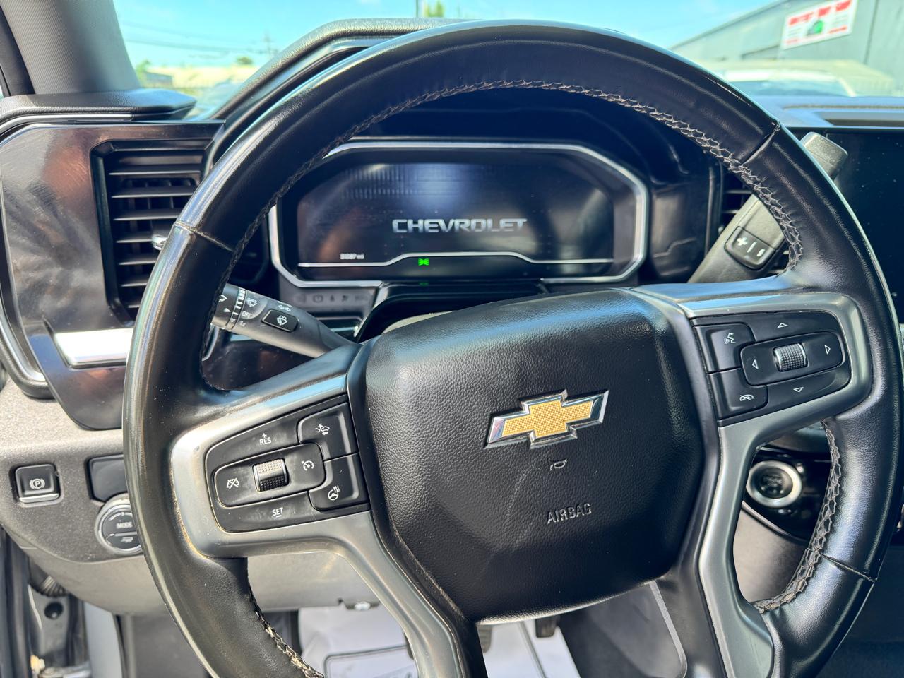 Chevrolet Silverado 1500 2WD Crew Cab 147" LT 2025