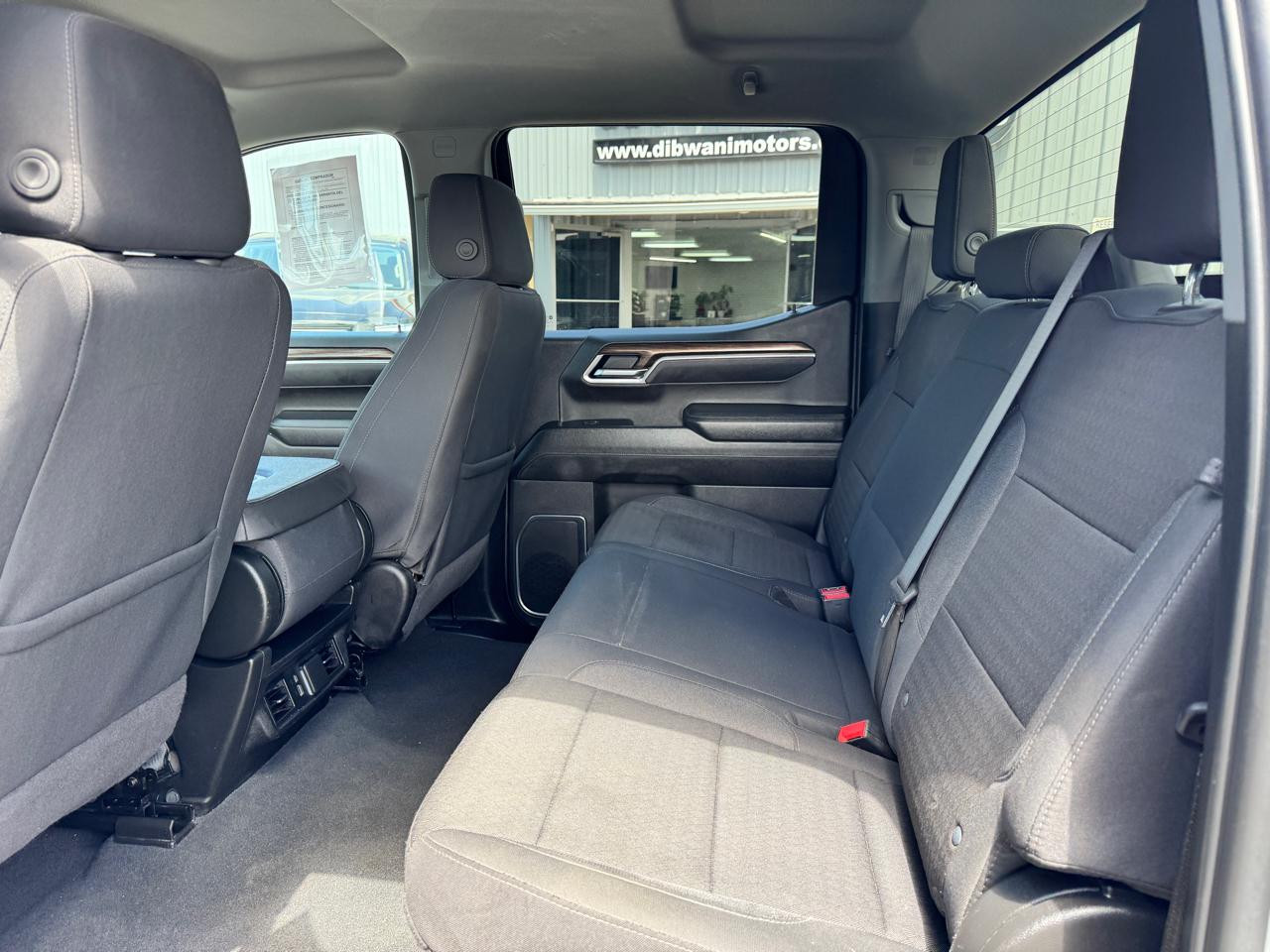 Chevrolet Silverado 1500 2WD Crew Cab 147" LT 2025