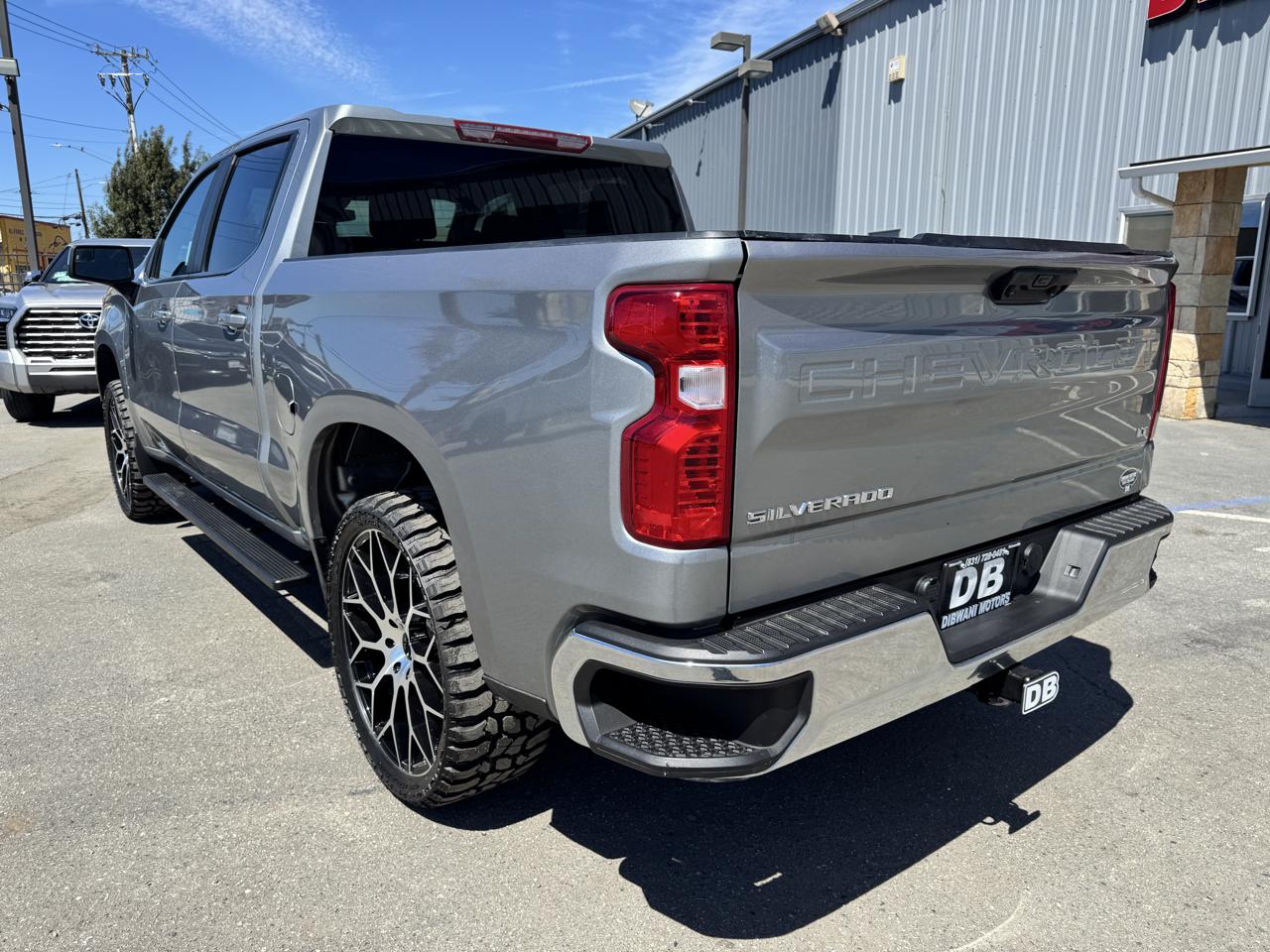 Chevrolet Silverado 1500 2WD Crew Cab 147" LT 2025