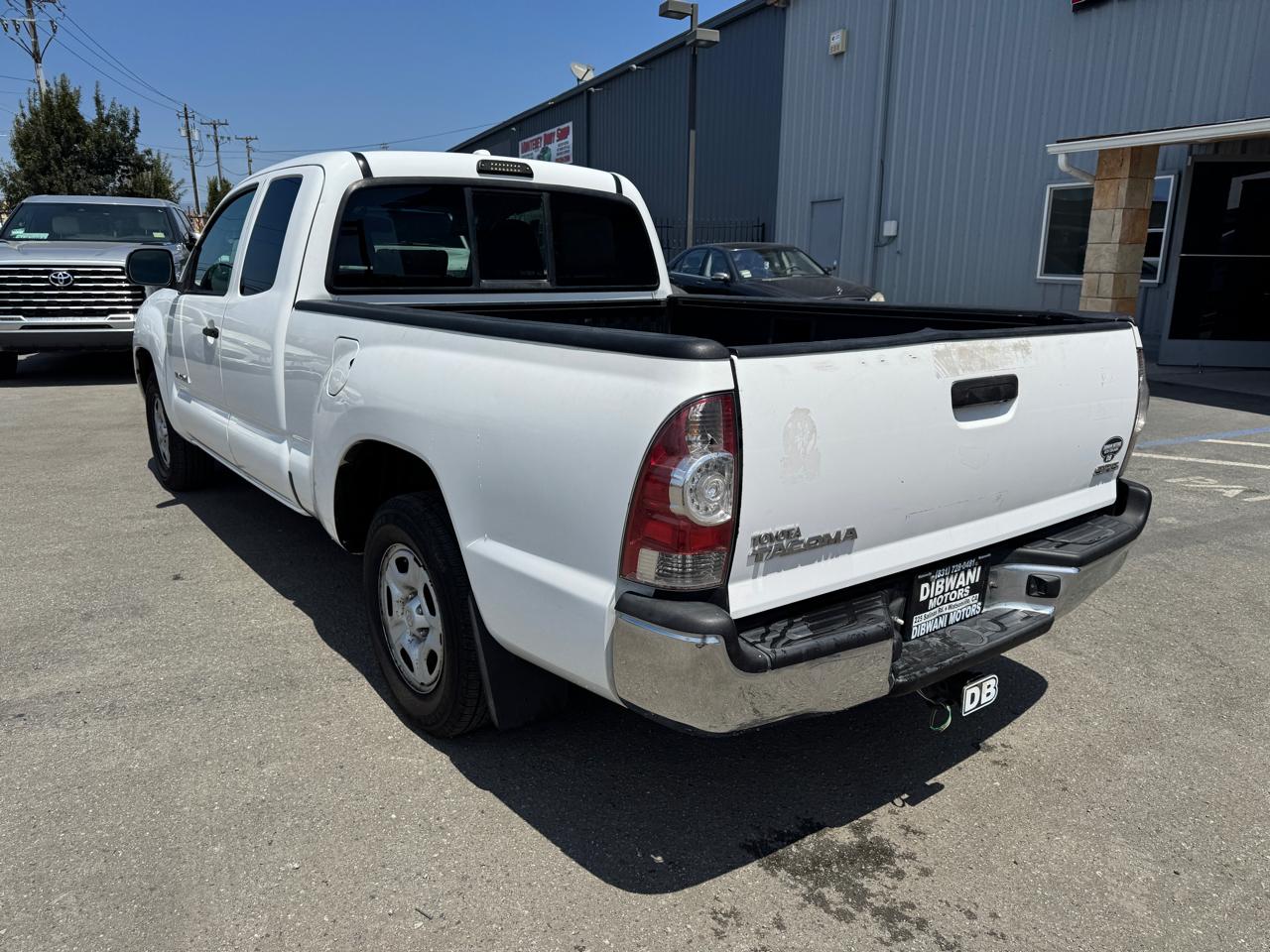 Toyota Tacoma 2WD Access I4 MT (Natl) 2009