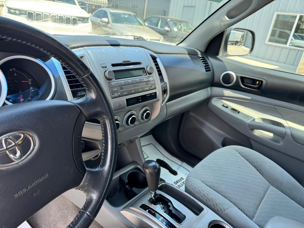 Toyota Tacoma 2WD Access I4 MT (Natl) 2009