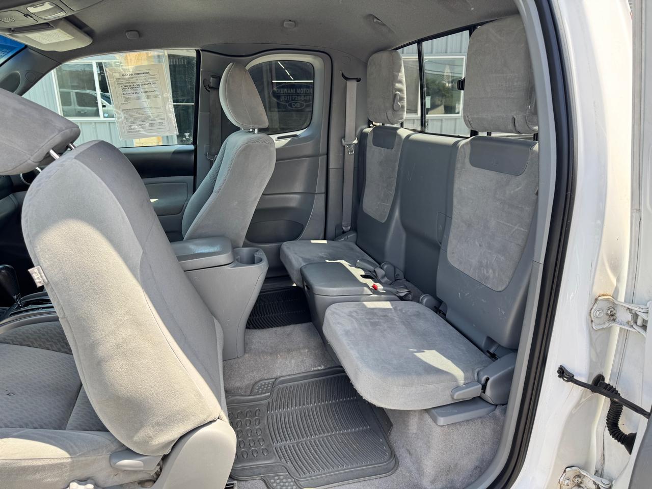 Toyota Tacoma 2WD Access I4 MT (Natl) 2009