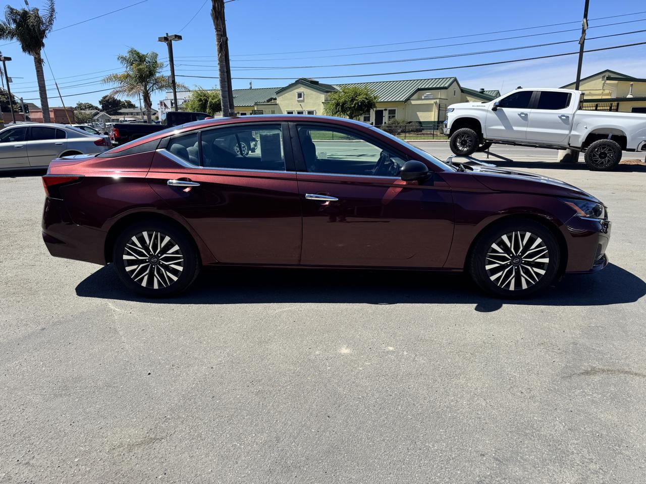 Nissan Altima 2.5 SV Sedan 2024