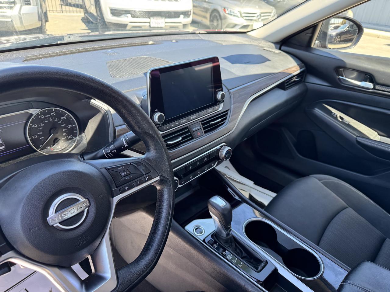 Nissan Altima 2.5 SV Sedan 2024