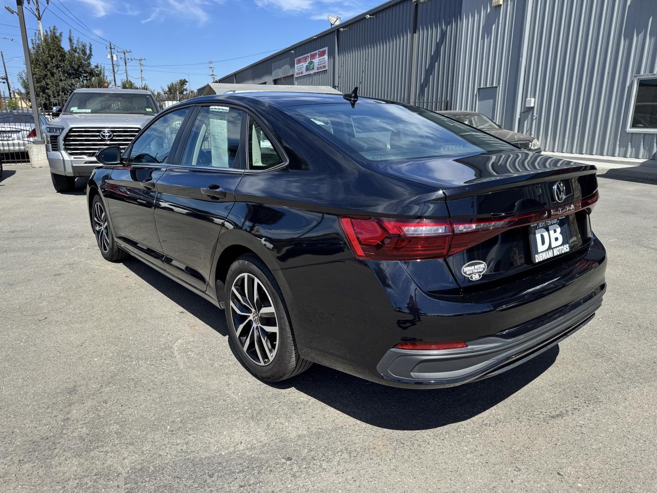 Volkswagen Jetta SE Auto 2025