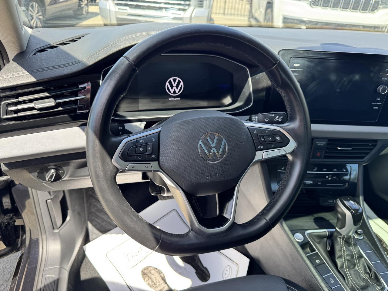 Volkswagen Jetta SE Auto 2025