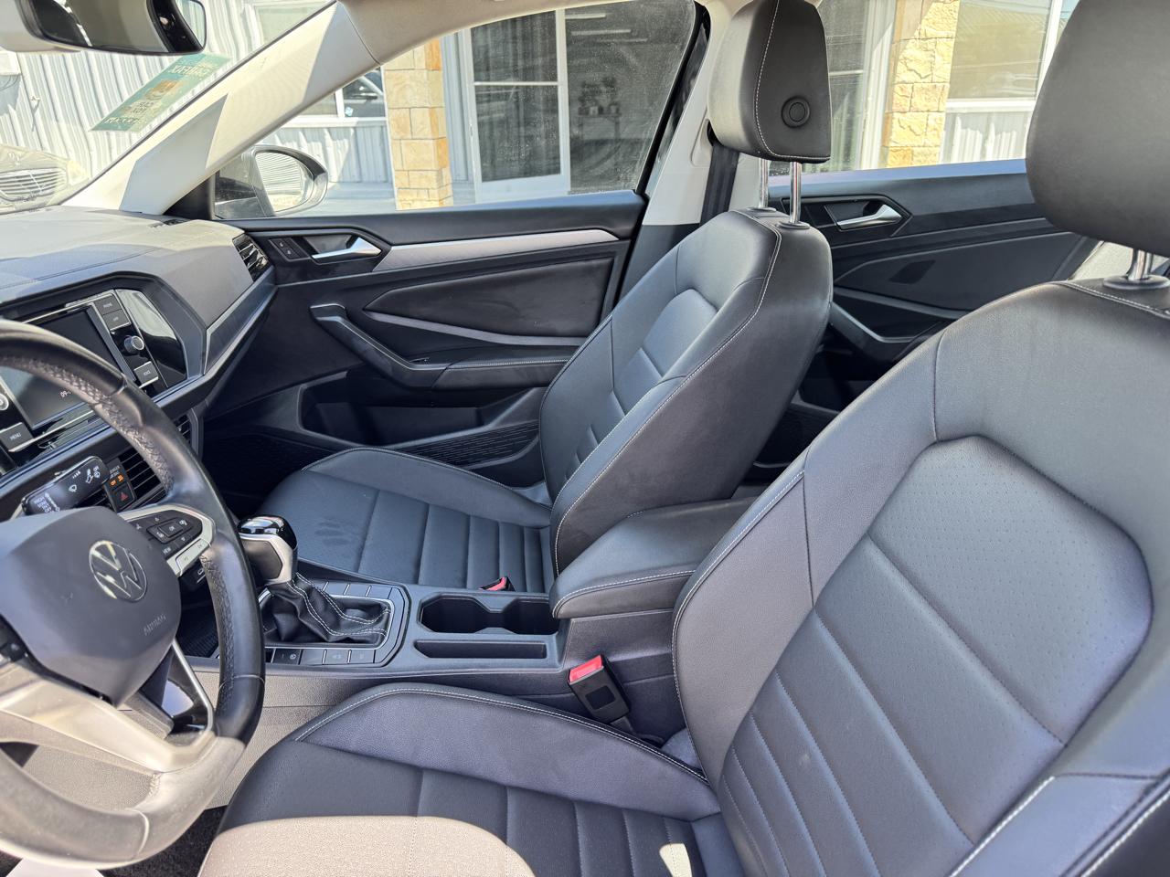 Volkswagen Jetta SE Auto 2024