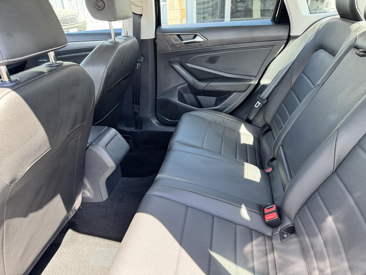 Volkswagen Jetta SE Auto 2024