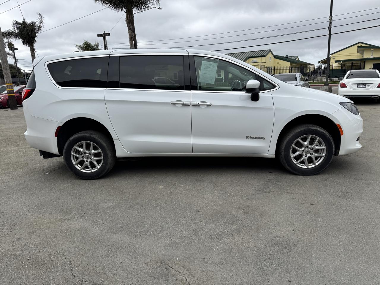 Chrysler Voyager LX FWD 2022