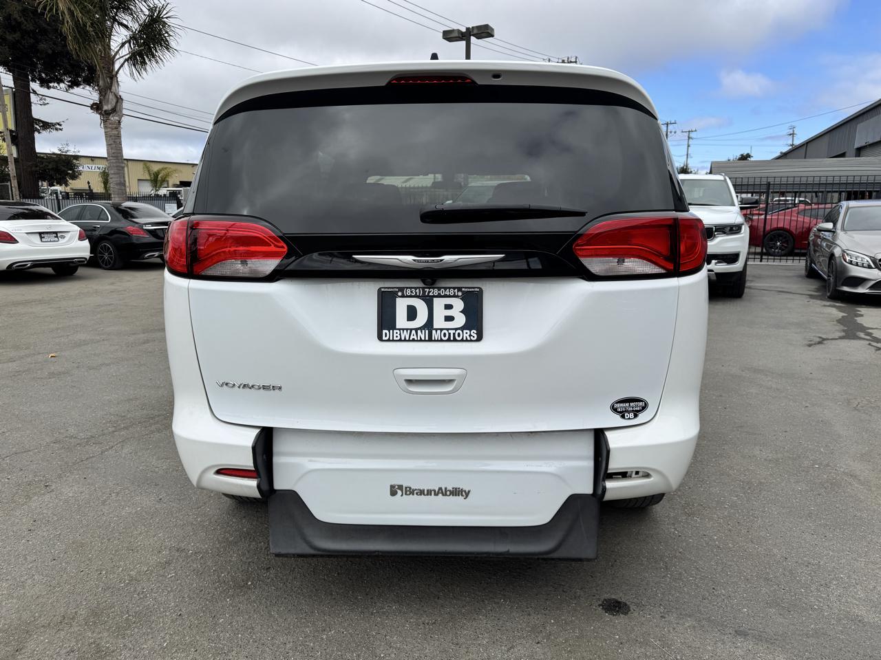 Chrysler Voyager LX FWD 2022