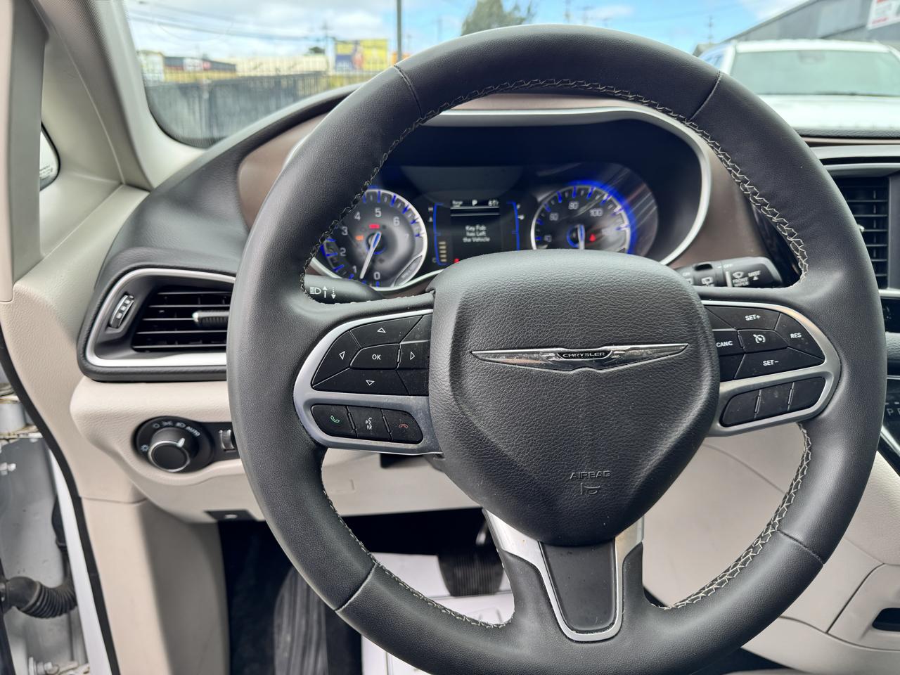 Chrysler Voyager LX FWD 2022