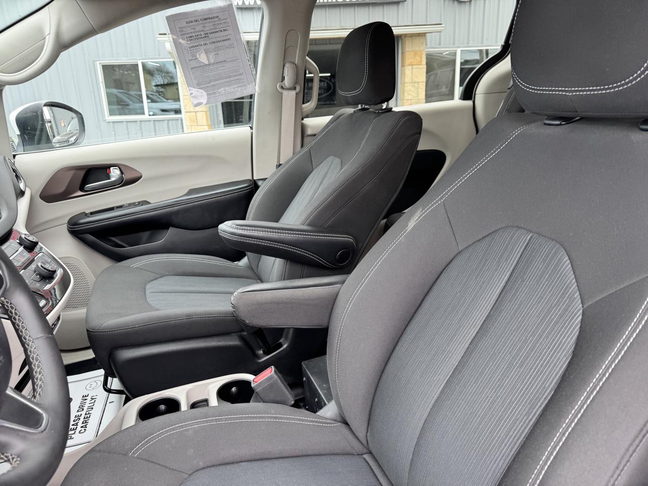 Chrysler Voyager LX FWD 2022