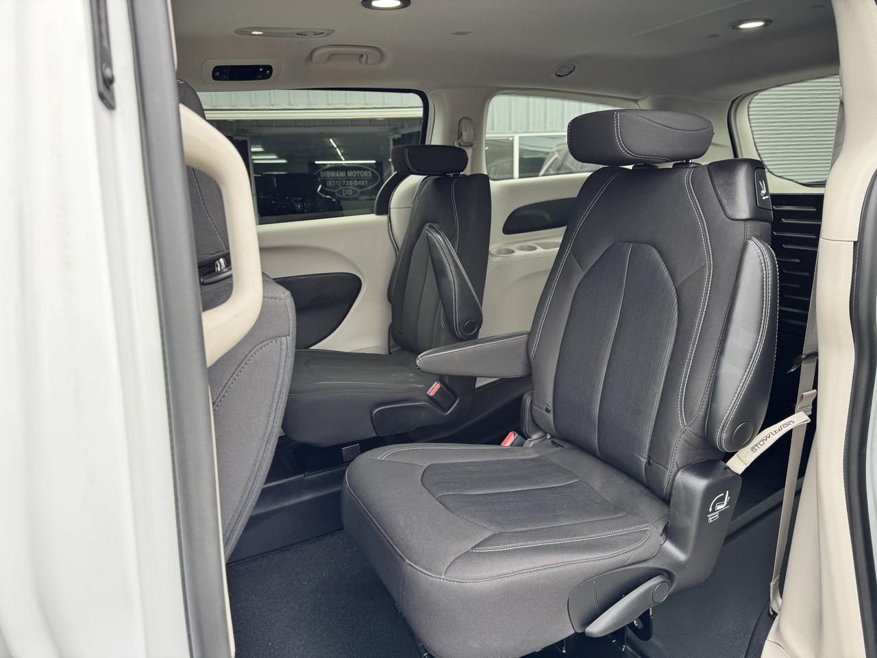 Chrysler Voyager LX FWD 2022