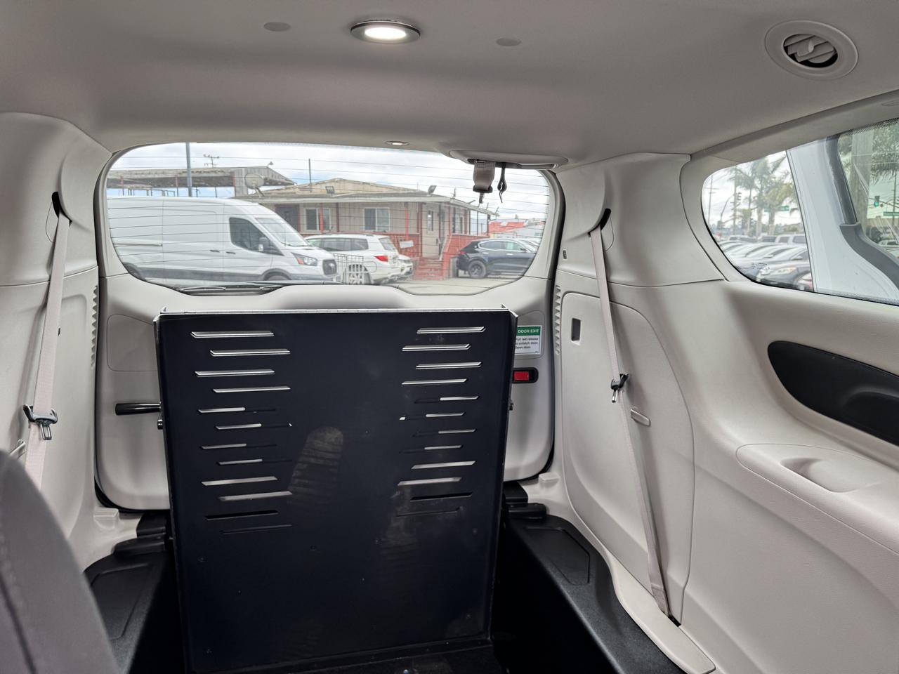 Chrysler Voyager LX FWD 2022