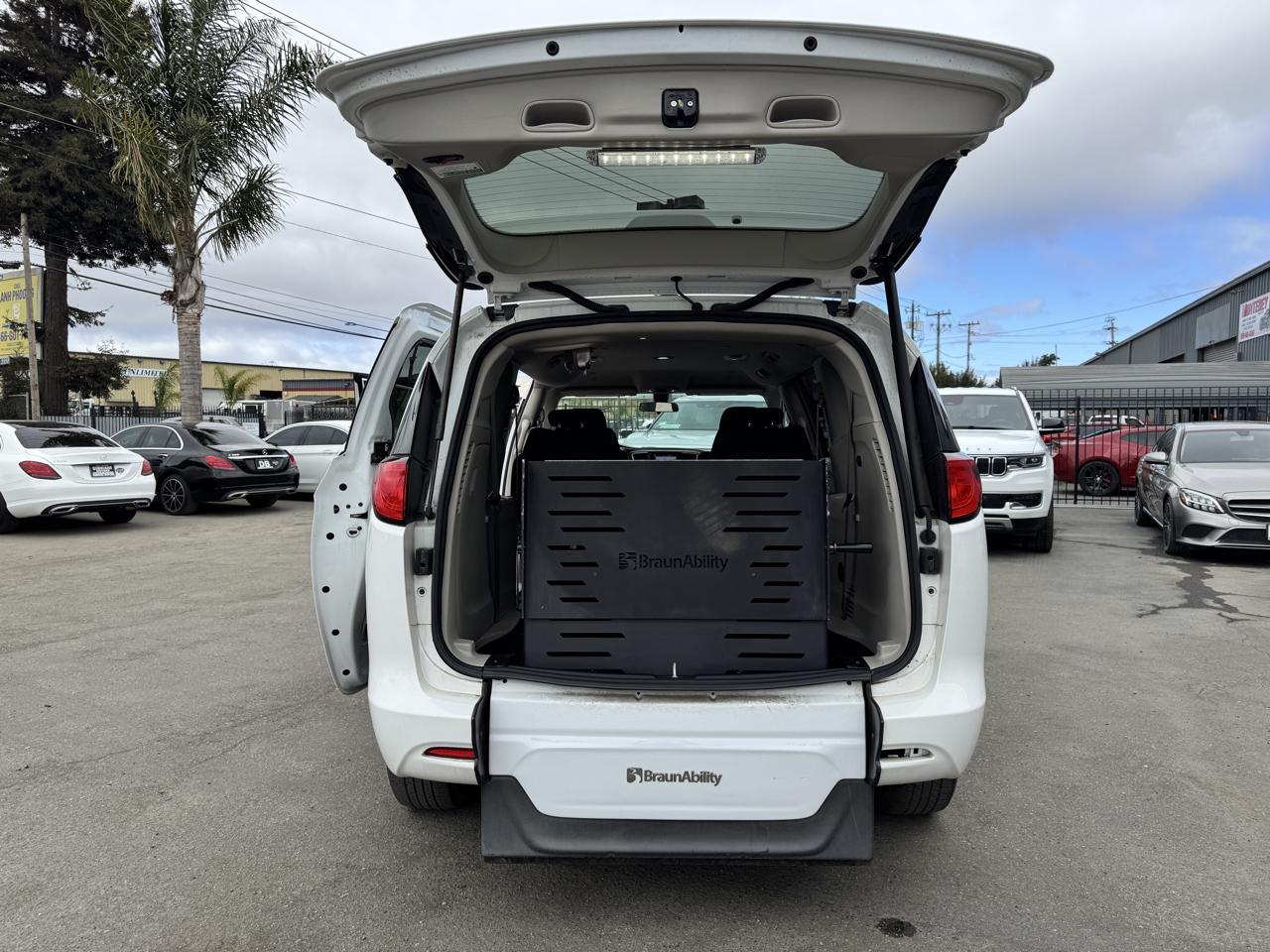 Chrysler Voyager LX FWD 2022