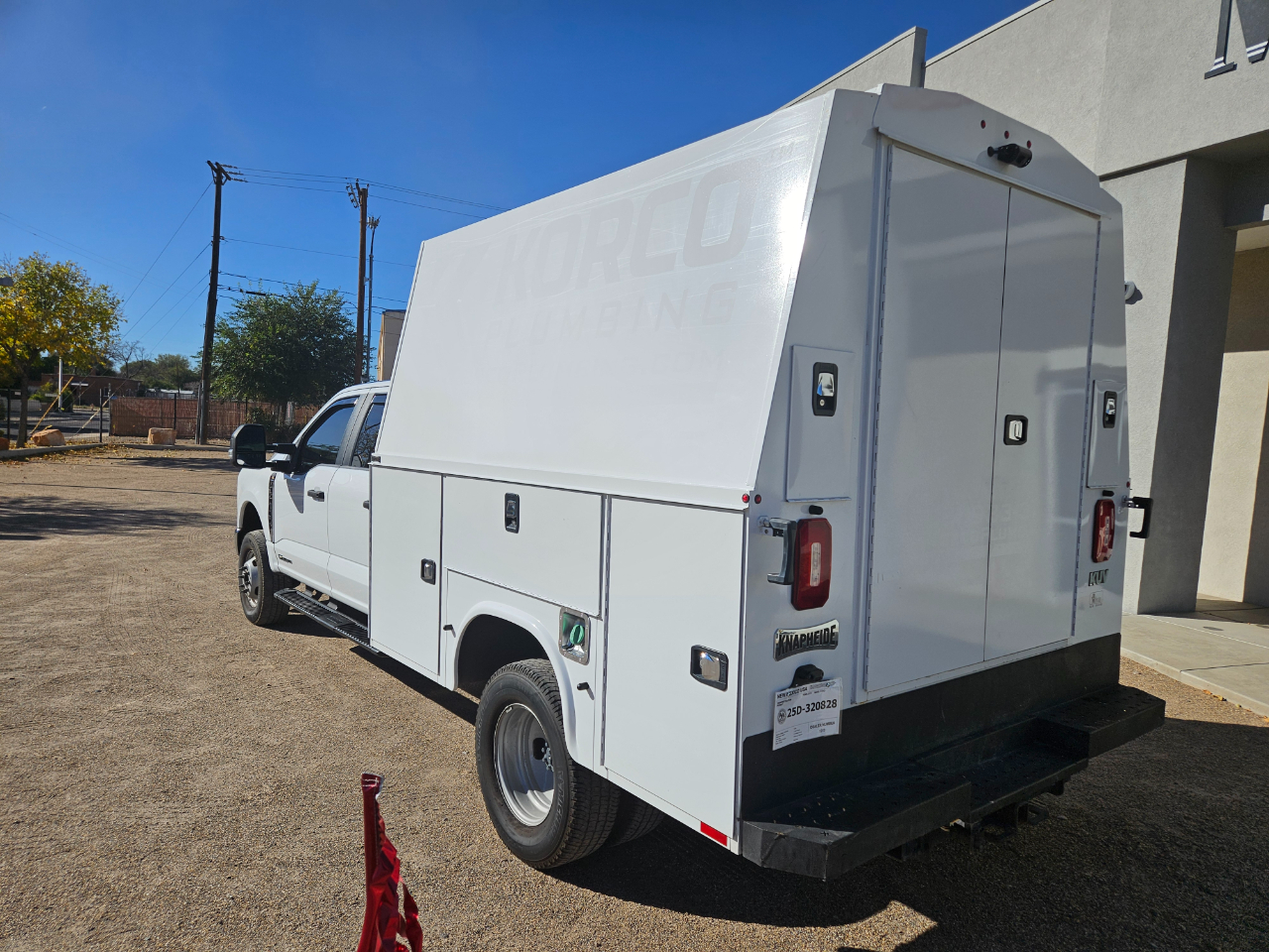 Ford Super Duty F-350 DRW XL 4WD Crew Cab 179" WB 60" CA 2023 Ford Super Duty F-350 DRW XL 4WD Crew Cab 179" WB 60" CA 2023