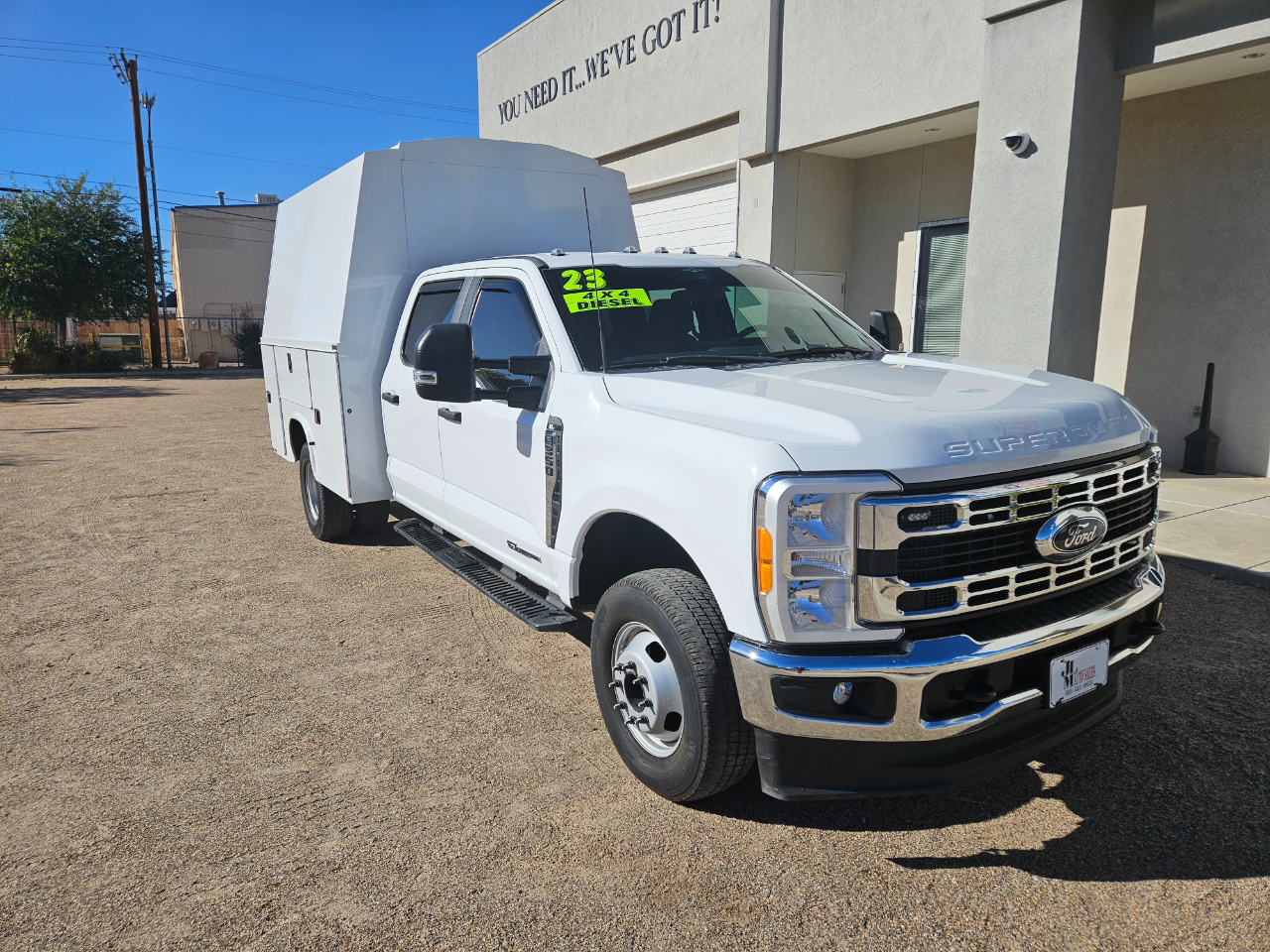 Ford Super Duty F-350 DRW XL 4WD Crew Cab 179" WB 60" CA 2023 Ford Super Duty F-350 DRW XL 4WD Crew Cab 179" WB 60" CA 2023