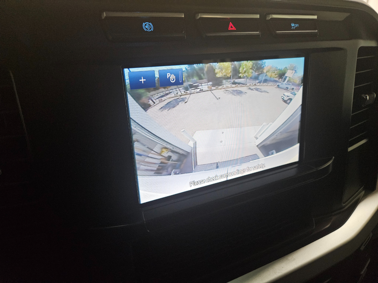 Ford Super Duty F-350 DRW XL 4WD Crew Cab 179" WB 60" CA 2023 Ford Super Duty F-350 DRW XL 4WD Crew Cab 179" WB 60" CA 2023