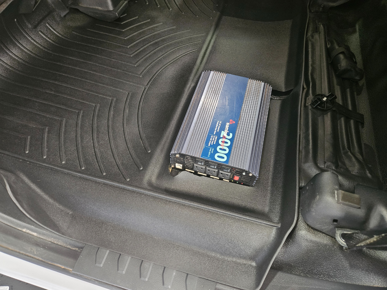 Ford Super Duty F-350 DRW XL 4WD Crew Cab 179" WB 60" CA 2023 Ford Super Duty F-350 DRW XL 4WD Crew Cab 179" WB 60" CA 2023