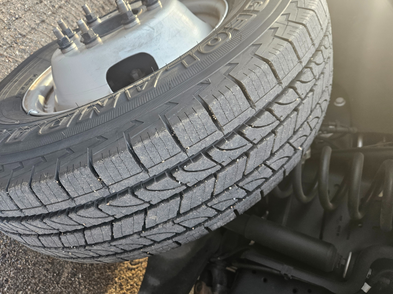 Ford Super Duty F-350 DRW XL 4WD Crew Cab 179" WB 60" CA 2023