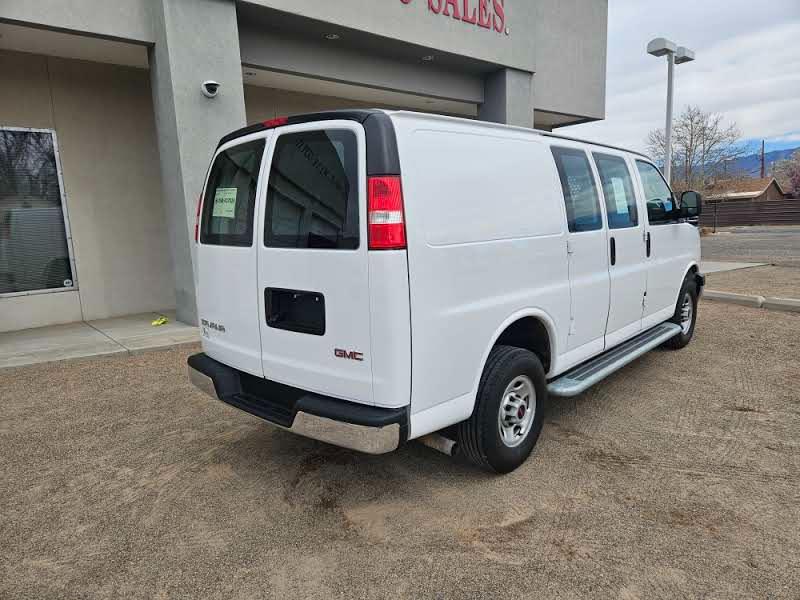 GMC Savana Cargo Van RWD 2500 135" 2024
