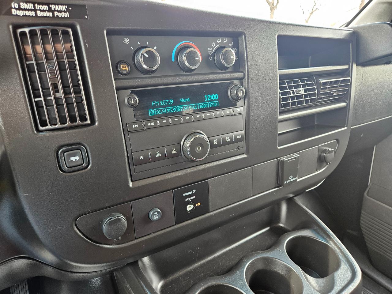 GMC Savana Cargo Van RWD 2500 135" 2024