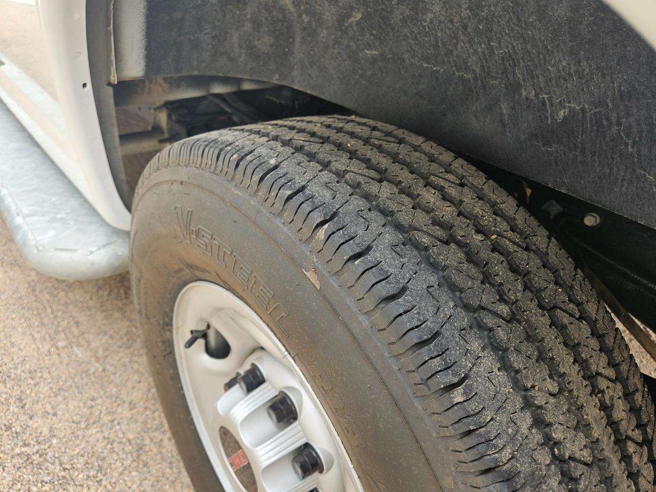 GMC Savana Cargo Van RWD 2500 135" 2024