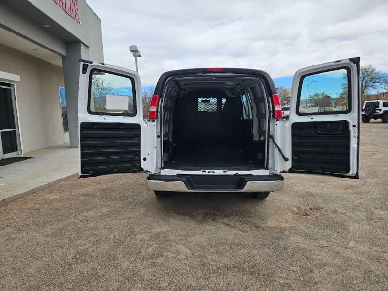 GMC Savana Cargo Van RWD 2500 135" 2024