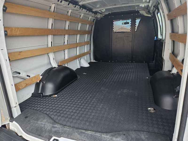 GMC Savana Cargo Van RWD 2500 135" 2024