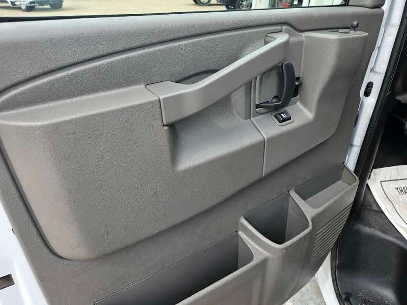 GMC Savana Cargo Van RWD 2500 135" 2024