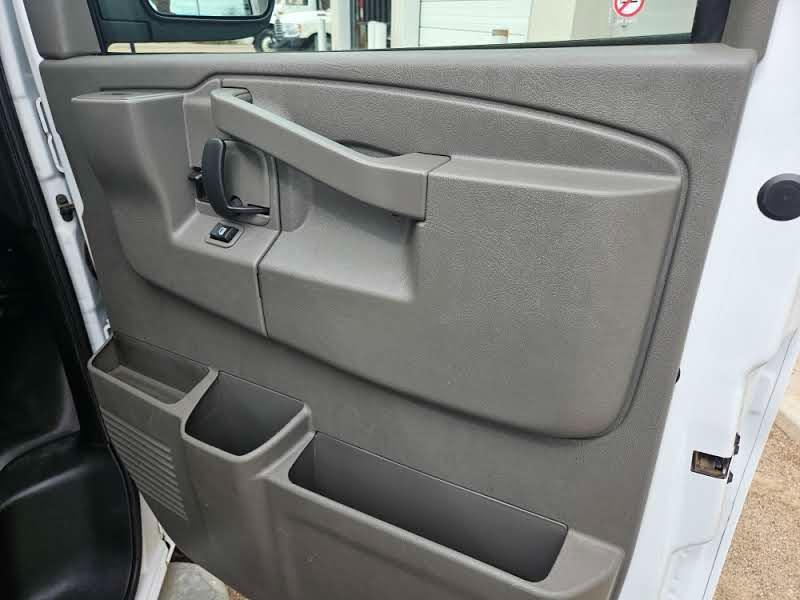 GMC Savana Cargo Van RWD 2500 135" 2024