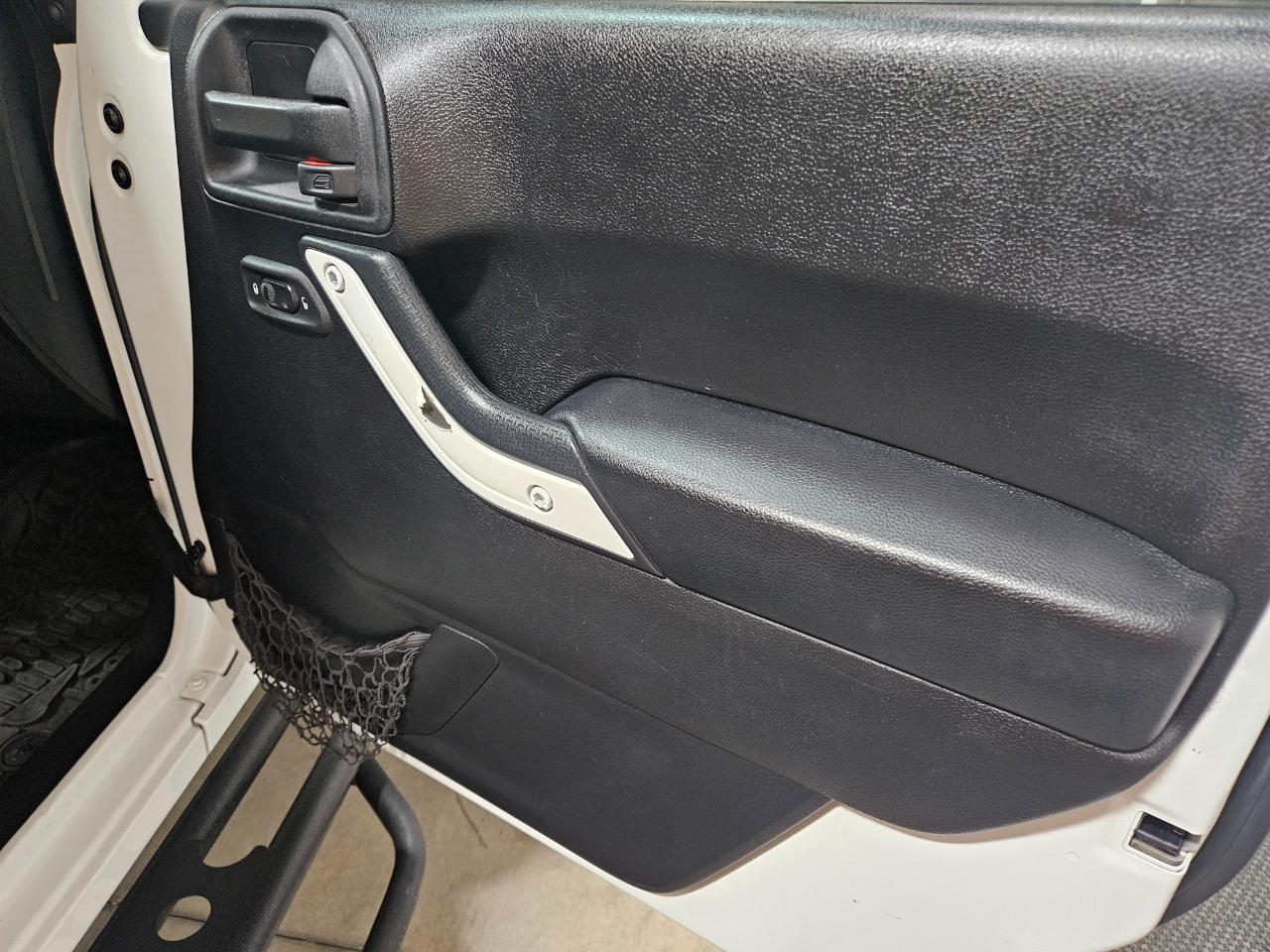 Jeep Wrangler Unlimited 4WD 4dr Sport 2016