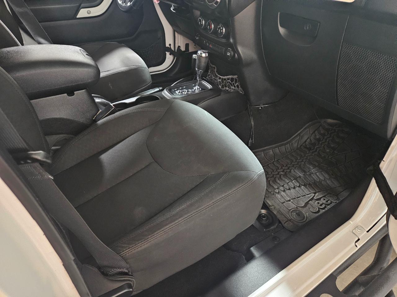 Jeep Wrangler Unlimited 4WD 4dr Sport 2016