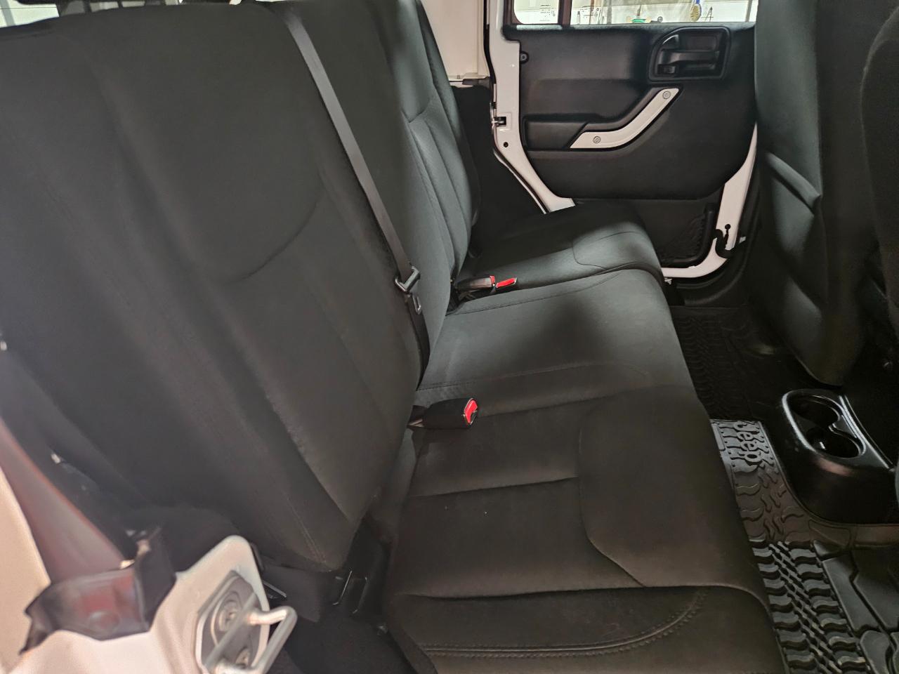 Jeep Wrangler Unlimited 4WD 4dr Sport 2016