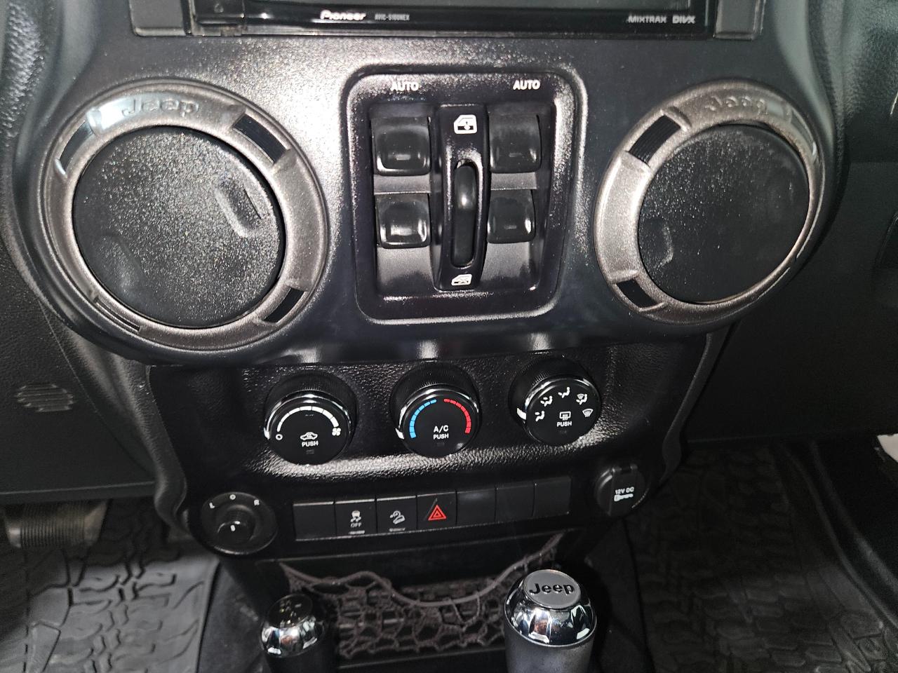 Jeep Wrangler Unlimited 4WD 4dr Sport 2016