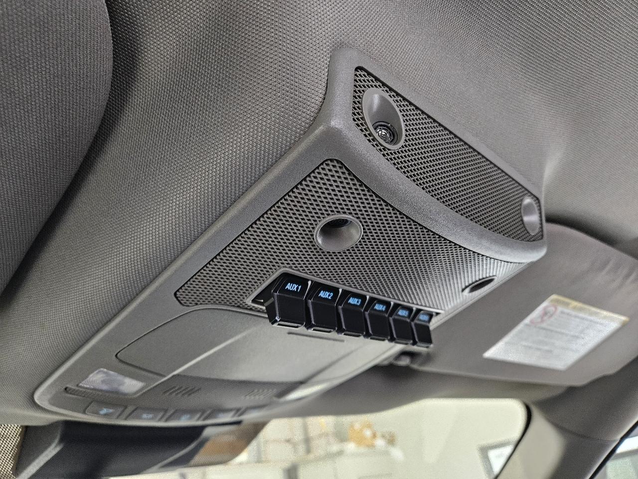 Ford Super Duty F-550 DRW XLT 4WD Crew Cab 203" WB 84" CA 2020