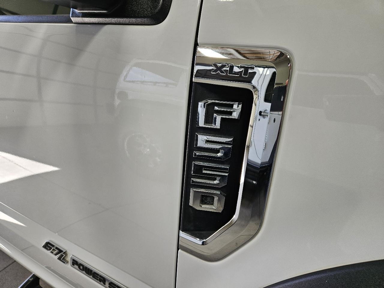 Ford Super Duty F-550 DRW XLT 4WD Crew Cab 203" WB 84" CA 2020