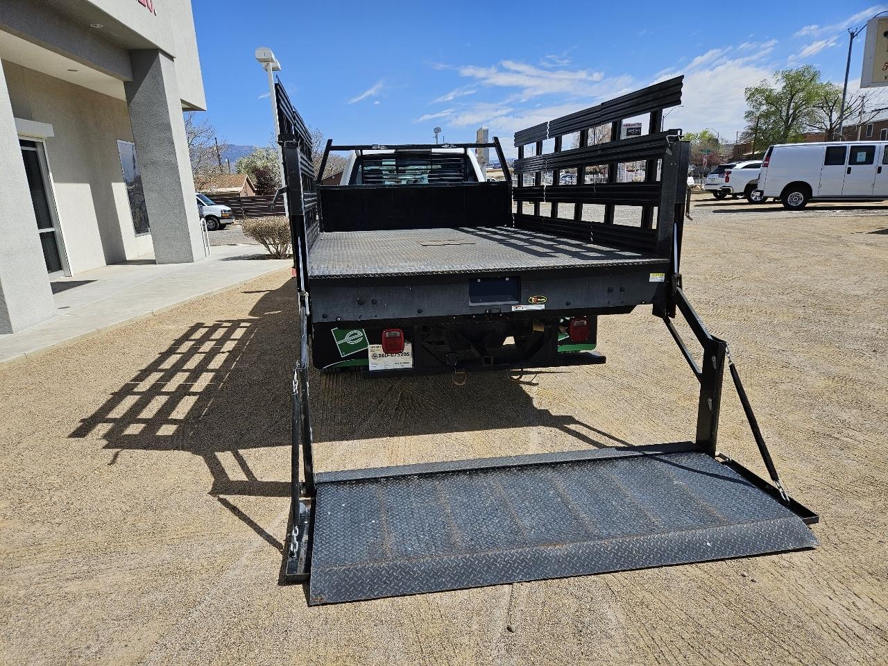 Ford Super Duty F-550 DRW XLT 4WD Crew Cab 203" WB 84" CA 2020