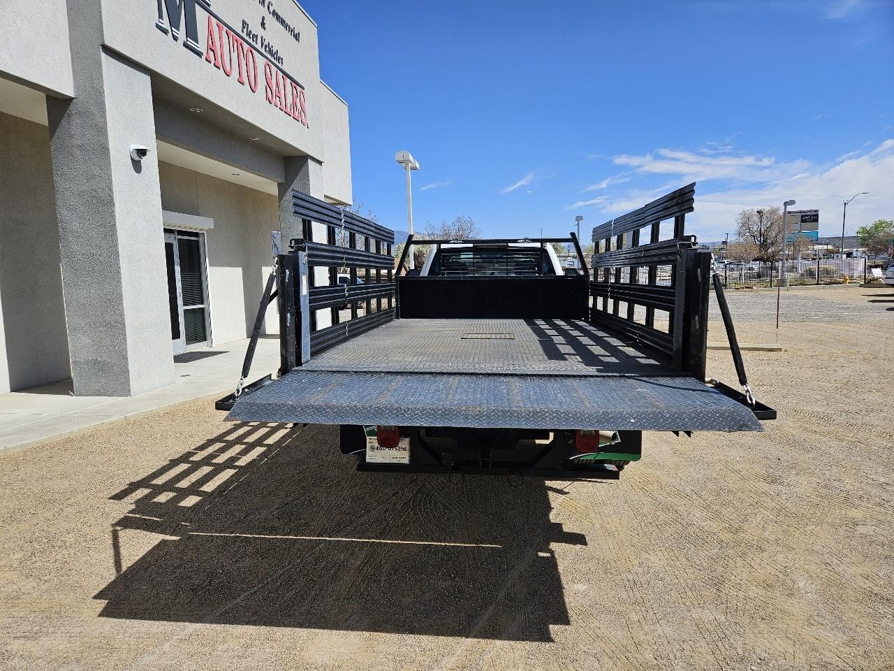 Ford Super Duty F-550 DRW XLT 4WD Crew Cab 203" WB 84" CA 2020