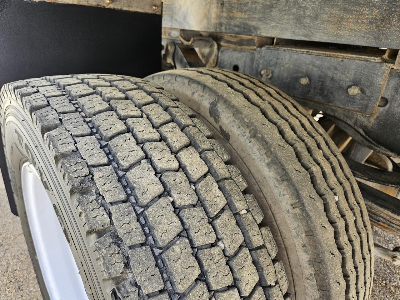 Ford Super Duty F-550 DRW XLT 4WD Crew Cab 203" WB 84" CA 2020