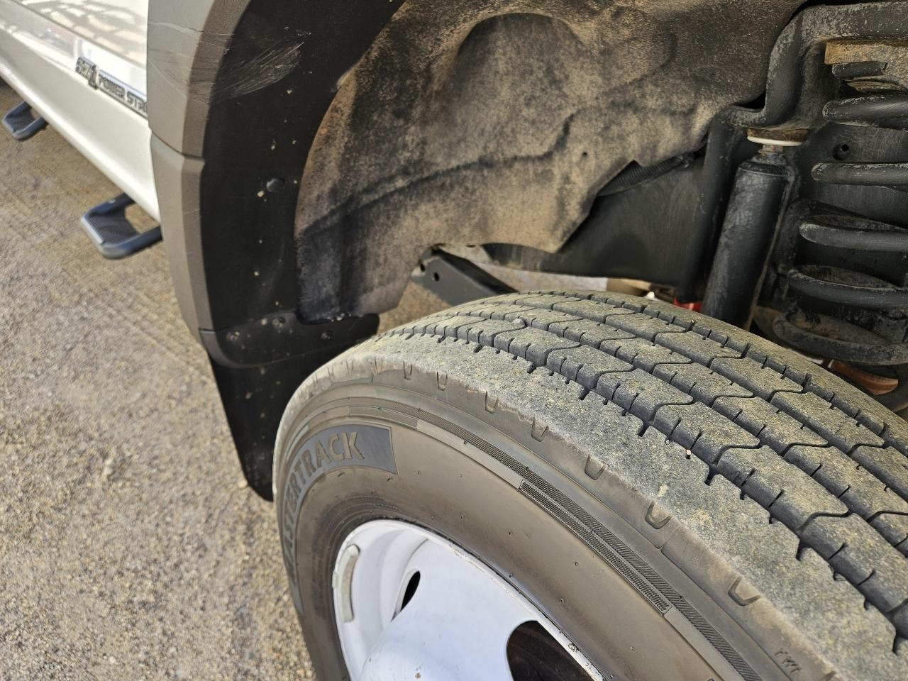 Ford Super Duty F-550 DRW XLT 4WD Crew Cab 203" WB 84" CA 2020