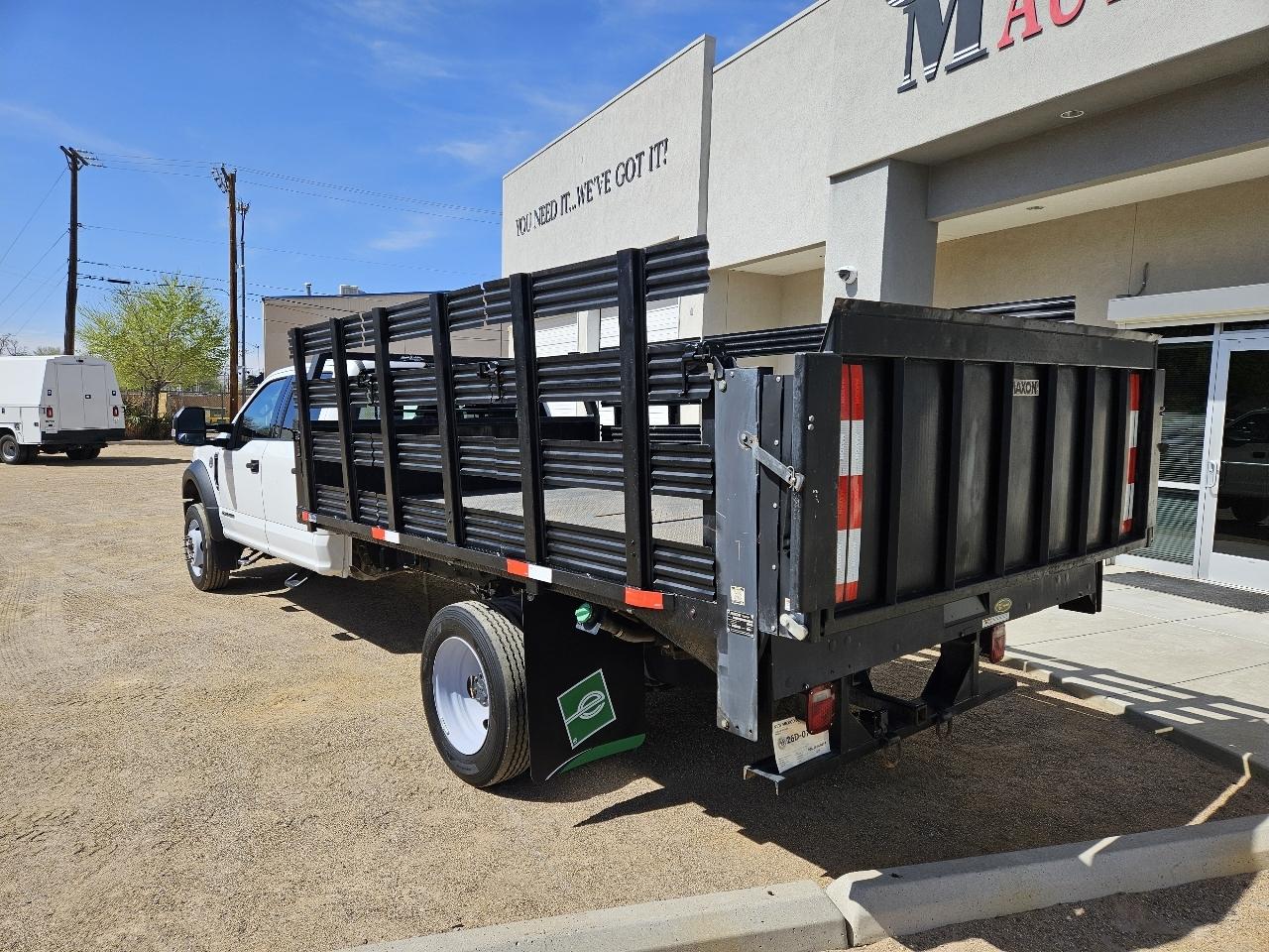 Ford Super Duty F-550 DRW XLT 4WD Crew Cab 203" WB 84" CA 2020