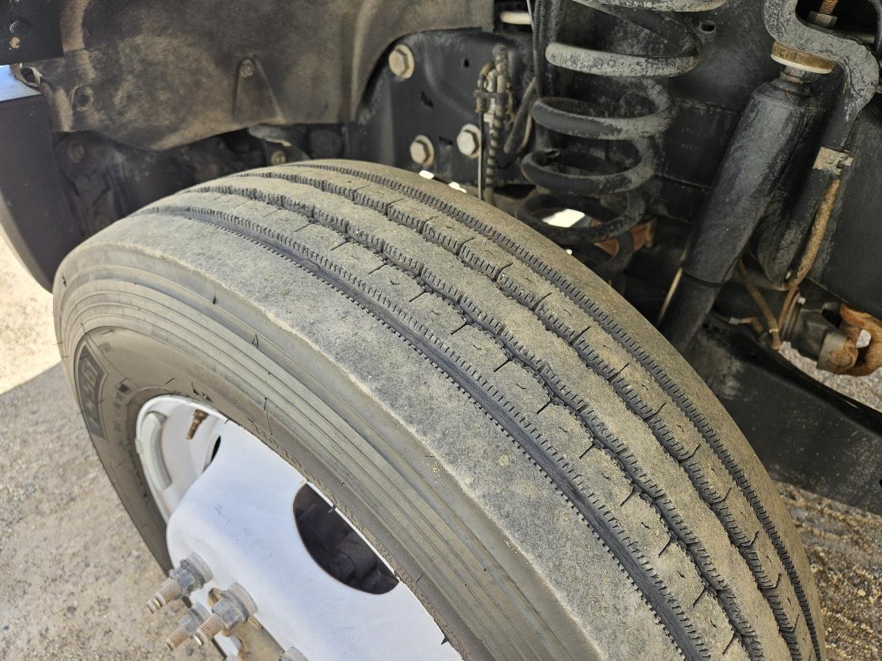 Ford Super Duty F-550 DRW XLT 4WD Crew Cab 203" WB 84" CA 2020