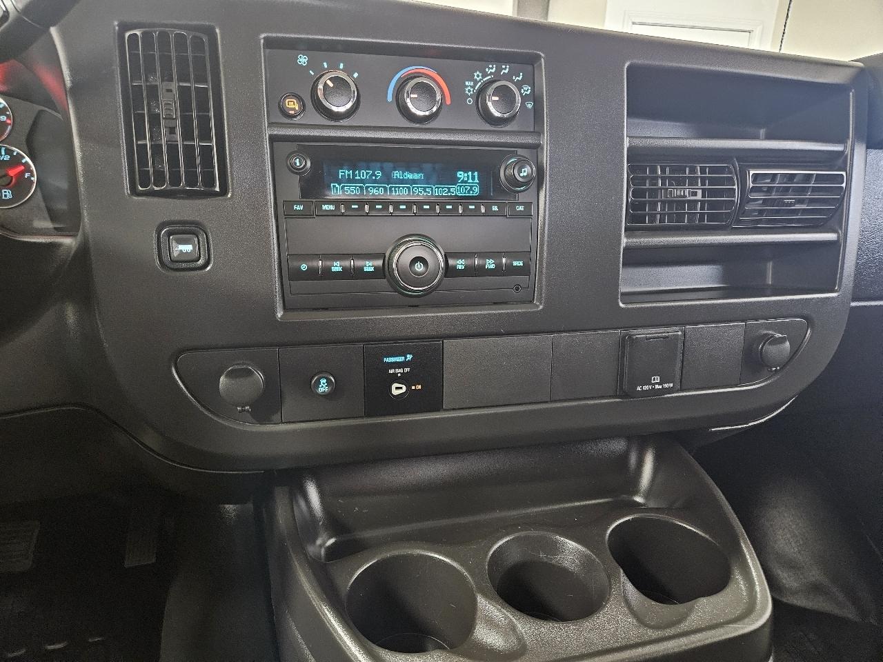 Chevrolet Express Cargo Van RWD 2500 135" 2024